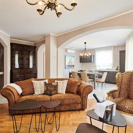 Ribarska Koliba - Marija 풀라